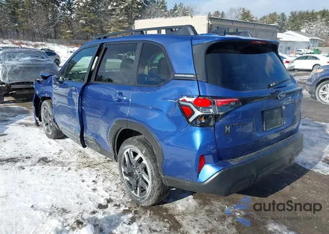 2025 Subaru Forester Premium Hybrid z USA, uszkodzony, nr VIN JF2SLSED9SH430574